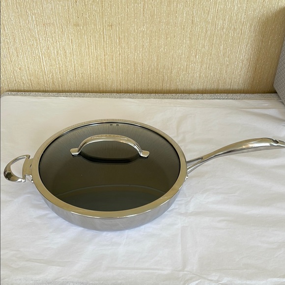 SCANPAN HaptIQ 4.7 QT Covered Saute Pan, Excellent Condition - Picture 1 of 10